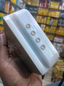 ROBOTEK B.T SPEAKER 🔊 👌 Zoom