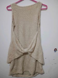 Cream Sleeveless shimmery top🌟
