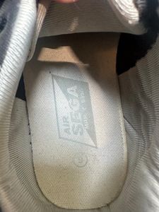 last price Black Sports Shoes