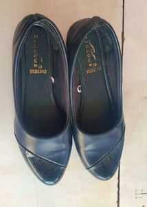 Elegant Black Ballet Flats