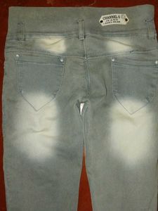 Stylish Light Wash High-Waist Jeans