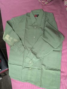 Peter Scott olive Green Shirt