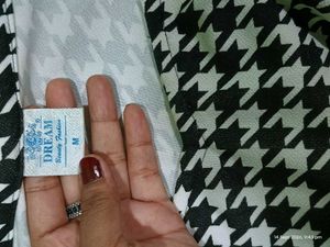 Houndstooth Puff Sleeve Top