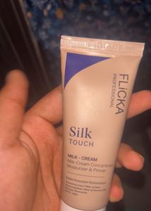 Flicka Silk Touch Milk-Cream Moisturizer & Primer