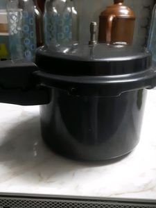 Butterfly Nonstick 3 Ltr Induction Base Cooker