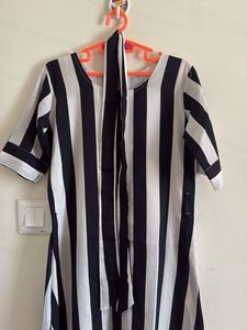 Black and White Striped Knee Length Dress | Size S