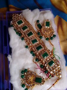 Fancy Choker Set In Good Condition