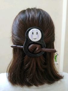 Cute No-Face Hair Barrete
