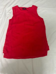 Chic Red Sleeveless Top