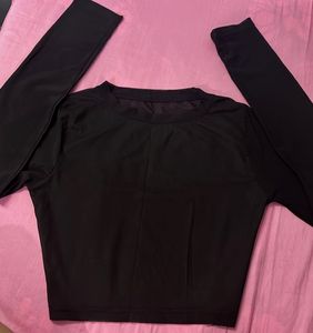 Chic Black Long Sleeve Cropped Top
