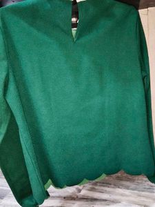 Chic Green Scalloped Blouse with Bow