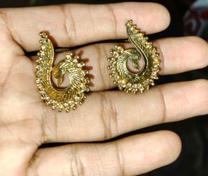 Exquisite Peacock Design Earrings