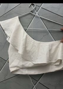 Chic White One-Shoulder Ruffle Crop Top