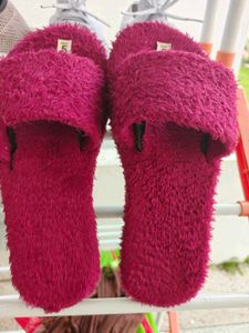 6 Cozy Fuzzy Slippers UK 4
