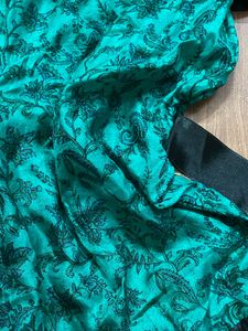 Green &amp; Black Floral Print Blouse