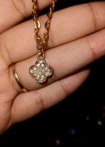 Sparkling Clover Pendant Necklace