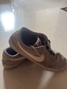 Nike Grey Sneaker