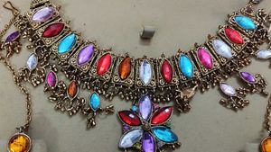 antique neck set