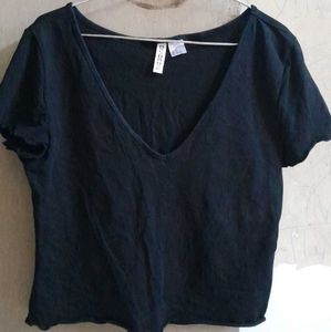 H&amp;M Black V-Neck Crop top