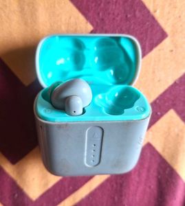 Boat Earbuds with Charging Case