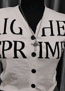 Chic White V-Neck Knit Cardigan