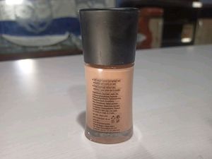 Prefix Make Up Studio Foundation