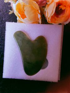 Garnier Jade Gua Sha Stone pack of 1