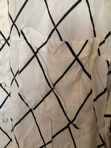 Stylish White Diamond Print Shirt