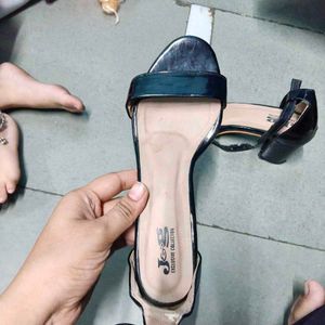Chic Black Block Heel Sandals