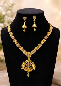 Stunning Gold Necklace &amp; Earring Set