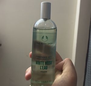 the body shop white musk l’eau mist 98ml + bonus