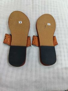 Stylish Brown Leather Flat Sandals