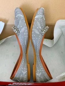 🩰Elegant Embroidered Juttis🩰