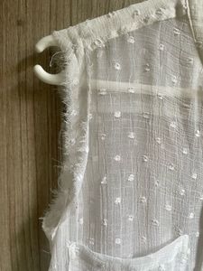Chic White Sleeveless Textured Top