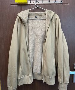 Uniqlo Beige Sweatshirt with inner fleece lining