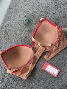 Padded T shirt solid bra in nude colour