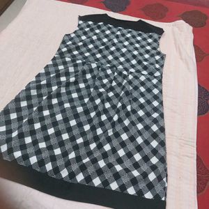 Chic Black &amp; White Gingham Dress