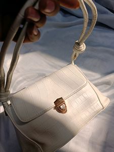 PRICE DROP🔥 Pinteresty White handbag