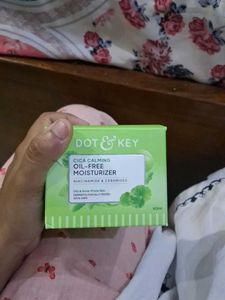 dot and key cica calming moisturizer