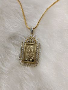 Chain, Pendant And Earing