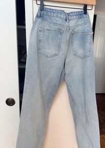 Zara Light Wash straight legJeans
