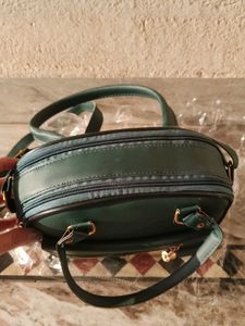 Chic Green Handbag with Tassel