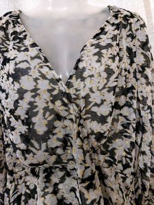 Formal floral blouse with gold shimmers