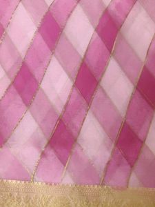 Elegant Pink Saree with Golden Border🌸💕