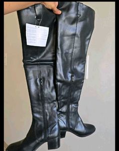 Chic Black Over-the-Knee Heeled Boots
