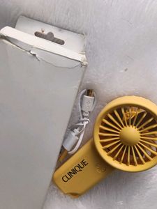 Clinique Yellow Mini USB Fan 💕♥️