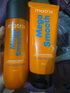 Matrix Mega Smooth Shampoo & Conditioner Combo Set