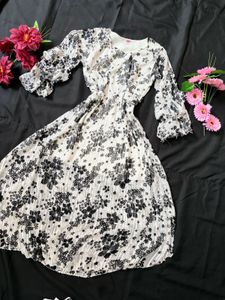Chic Floral Print Pleated Dress