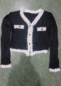 Chic Black &amp; White Cardigan