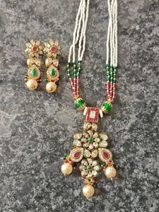Jewellery with earrings